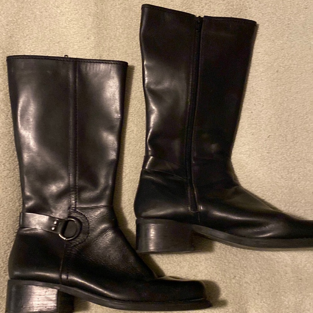 Women’s size 9 1/2 M Nicole brand black boots